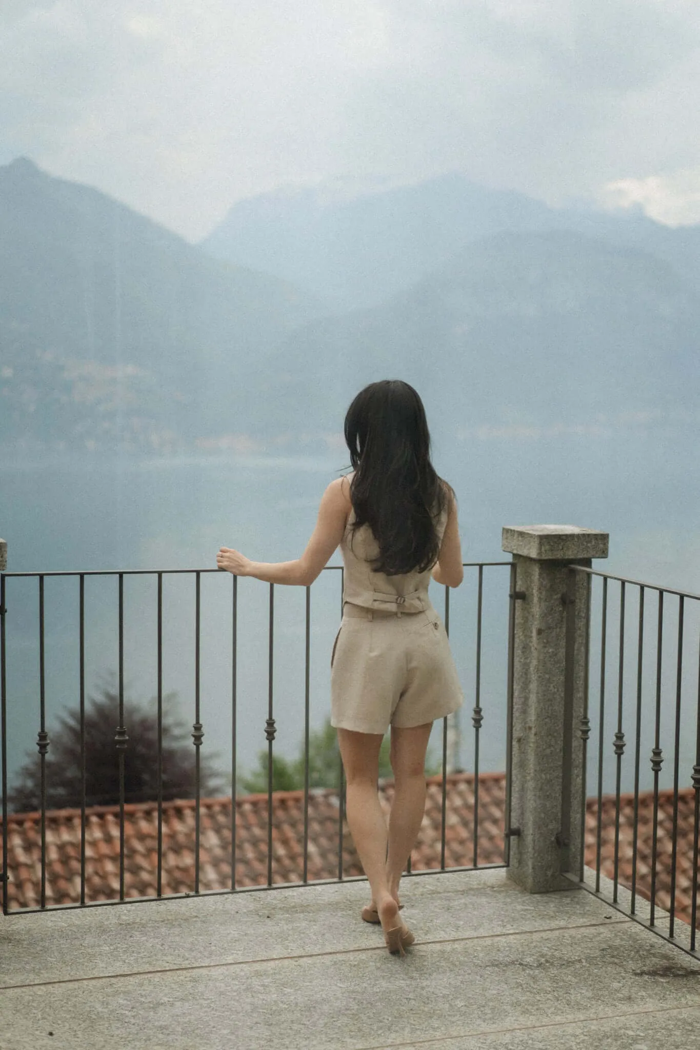 Linen & Wool Blend Tailored Shorts in Natural Herringbone