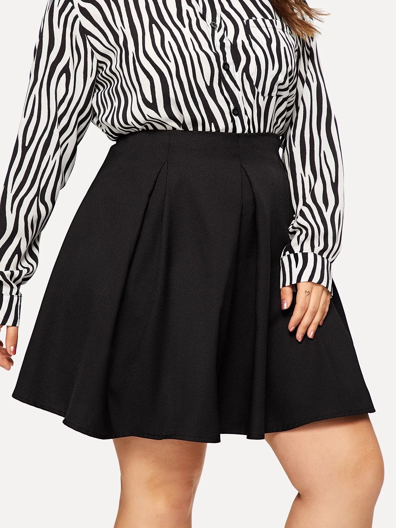 Plus Zip Back Solid Skirt